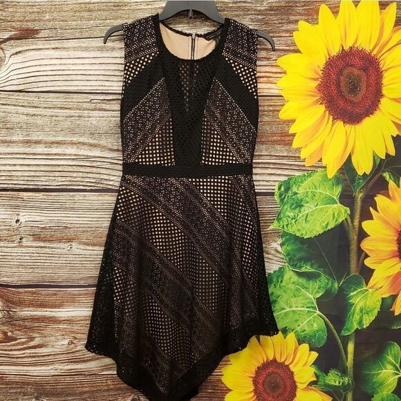 BCBGMAXAZRIA black/tan midi lacy dress Preowned - Picture 1 of 7
